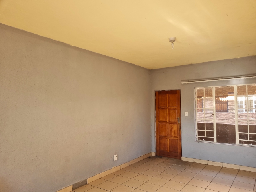 1 Bedroom Property for Sale in Lower Bo-dorp North West